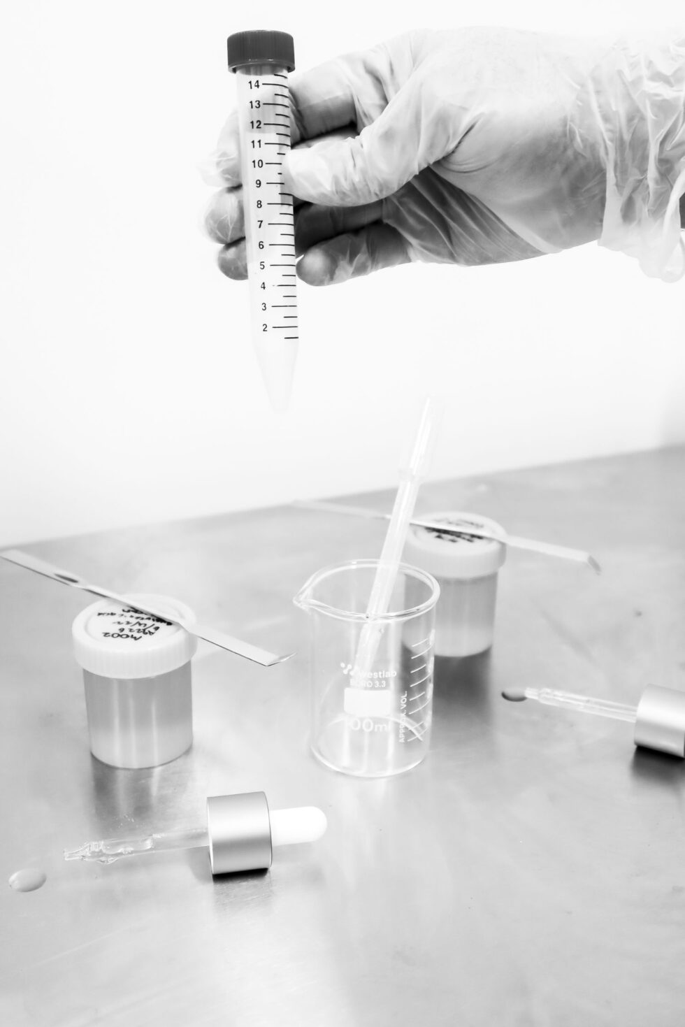 Batching Cosmetics Small-Batch Cosmetics Manufacturing - AMK Formulations